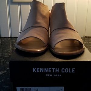 Kenneth Cole sandals